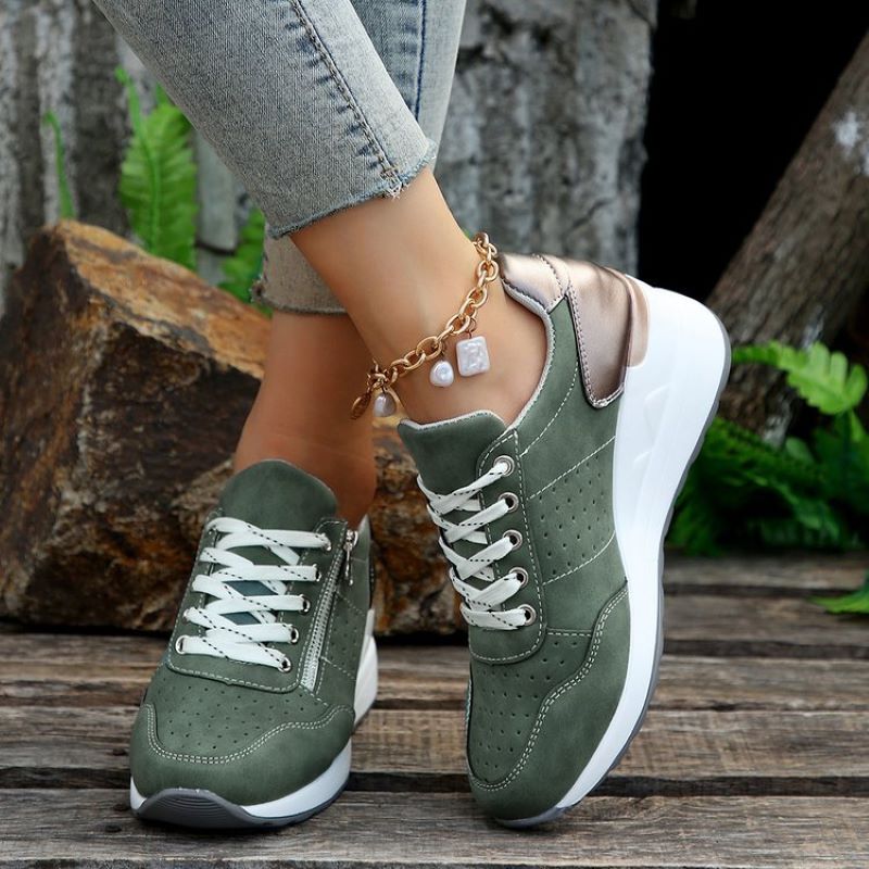 CLEA | Ergonomic Sneakers